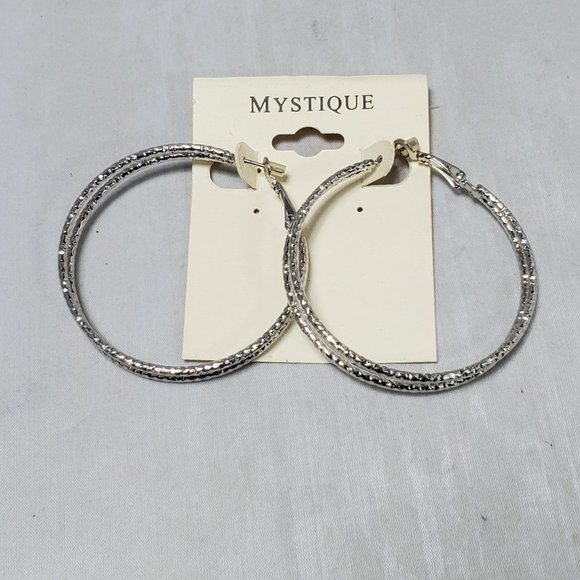 Mystique silver metal hammered 2 row hoop earring - Picture 4 of 6